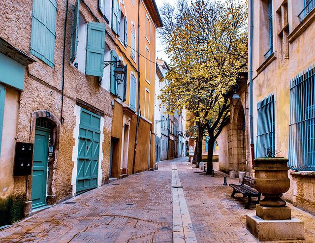 street-3873527_640 conciergerie provence